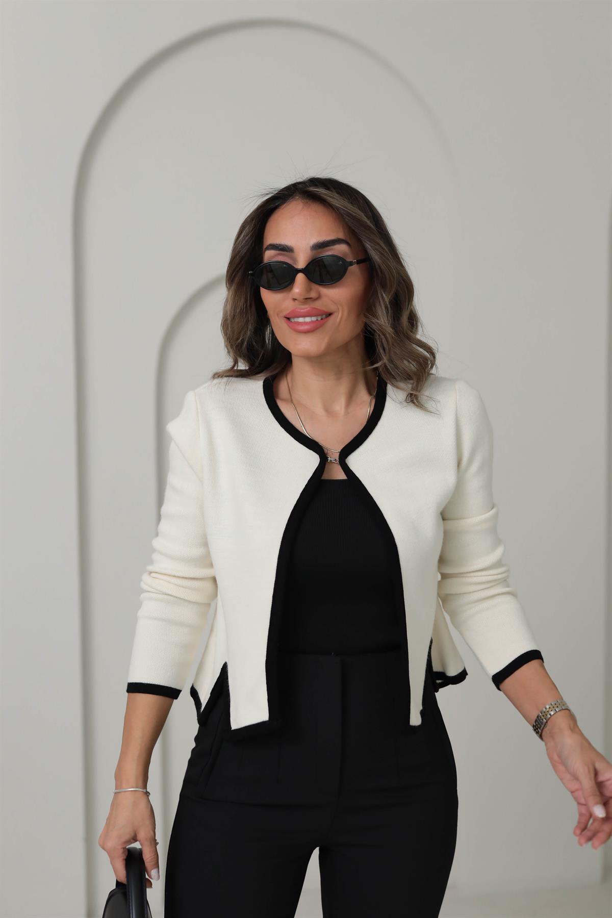 4625 Önden Kilit Detaylı Hırka KREM