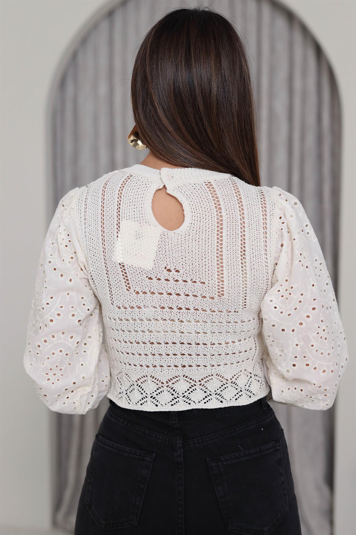 8058 Kol Fisto Detaylı Ajurlu Bluz EKRU