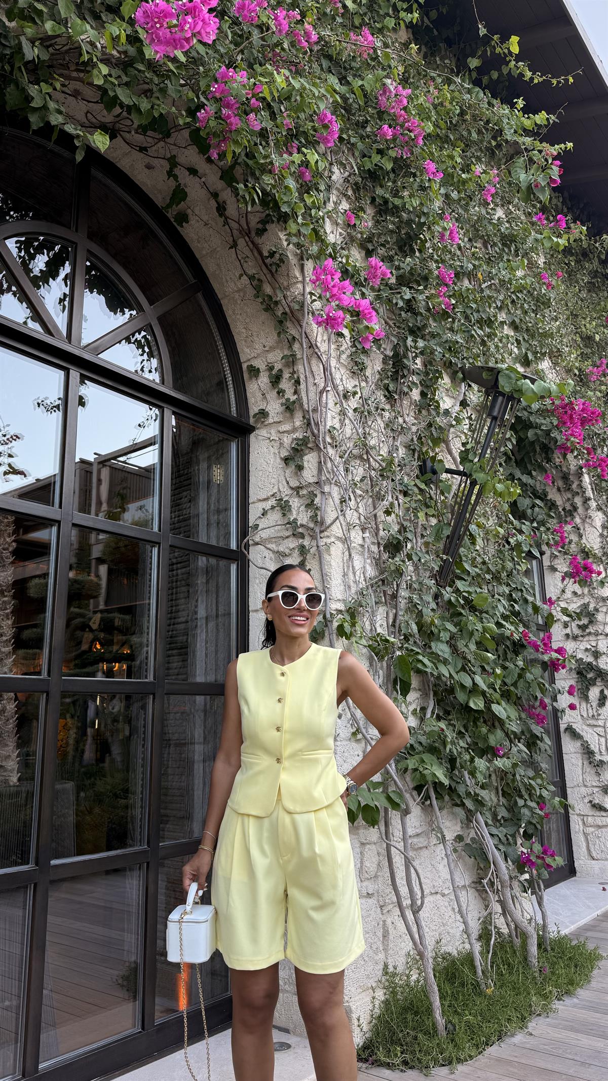 0292 Gold Düğmeli Yelek & Şort Takım SARI