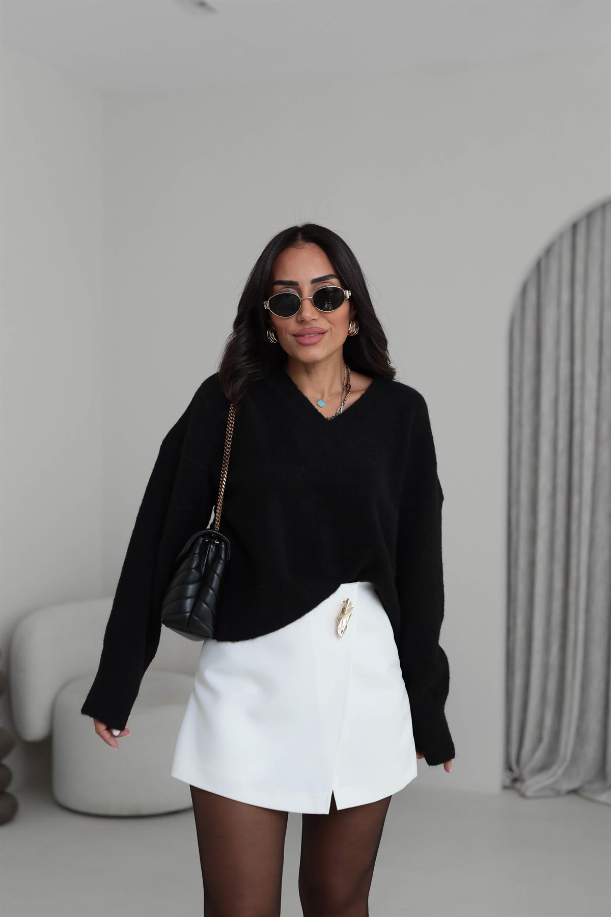 0645 V Yaka Yumuşak Dokulu Triko Kazak SİYAH