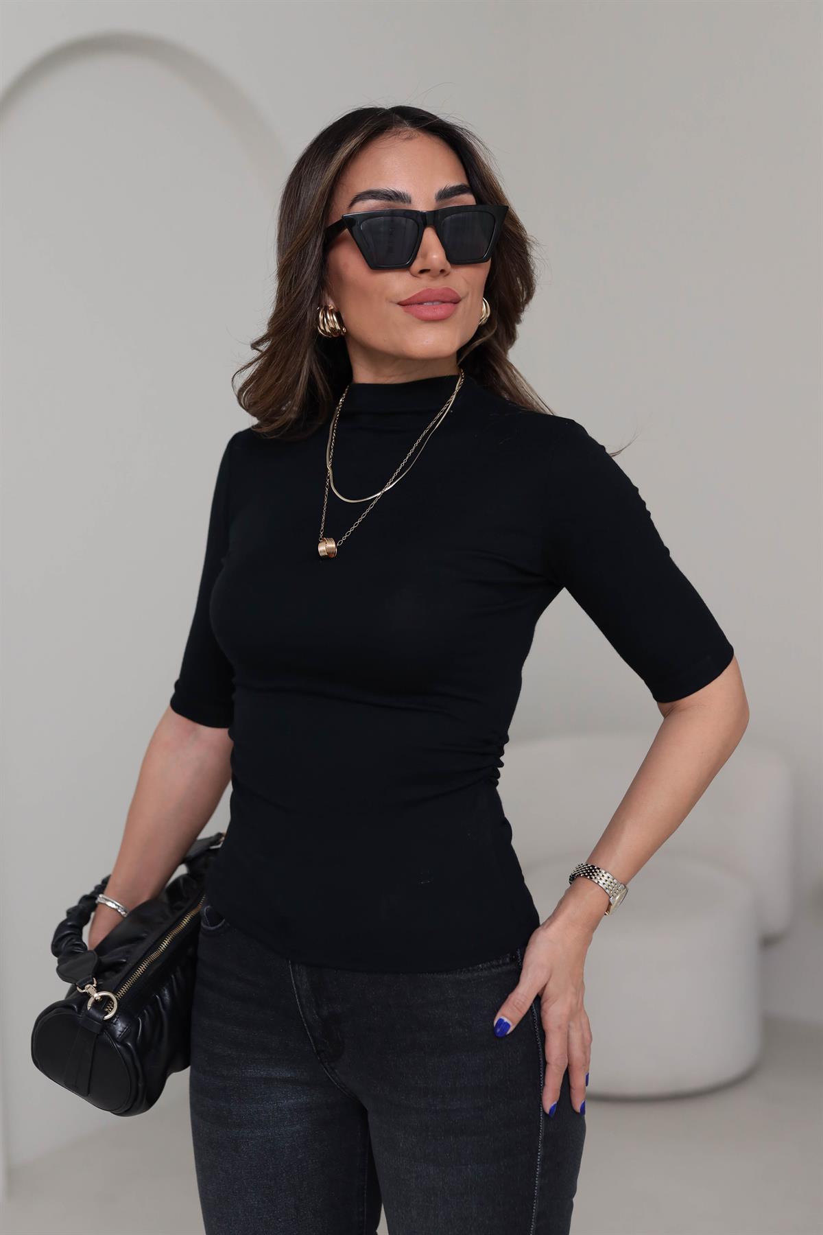 1028 Dik Yaka Yanları Drapeli Yarım Kol Dokulu Bluz SİYAH