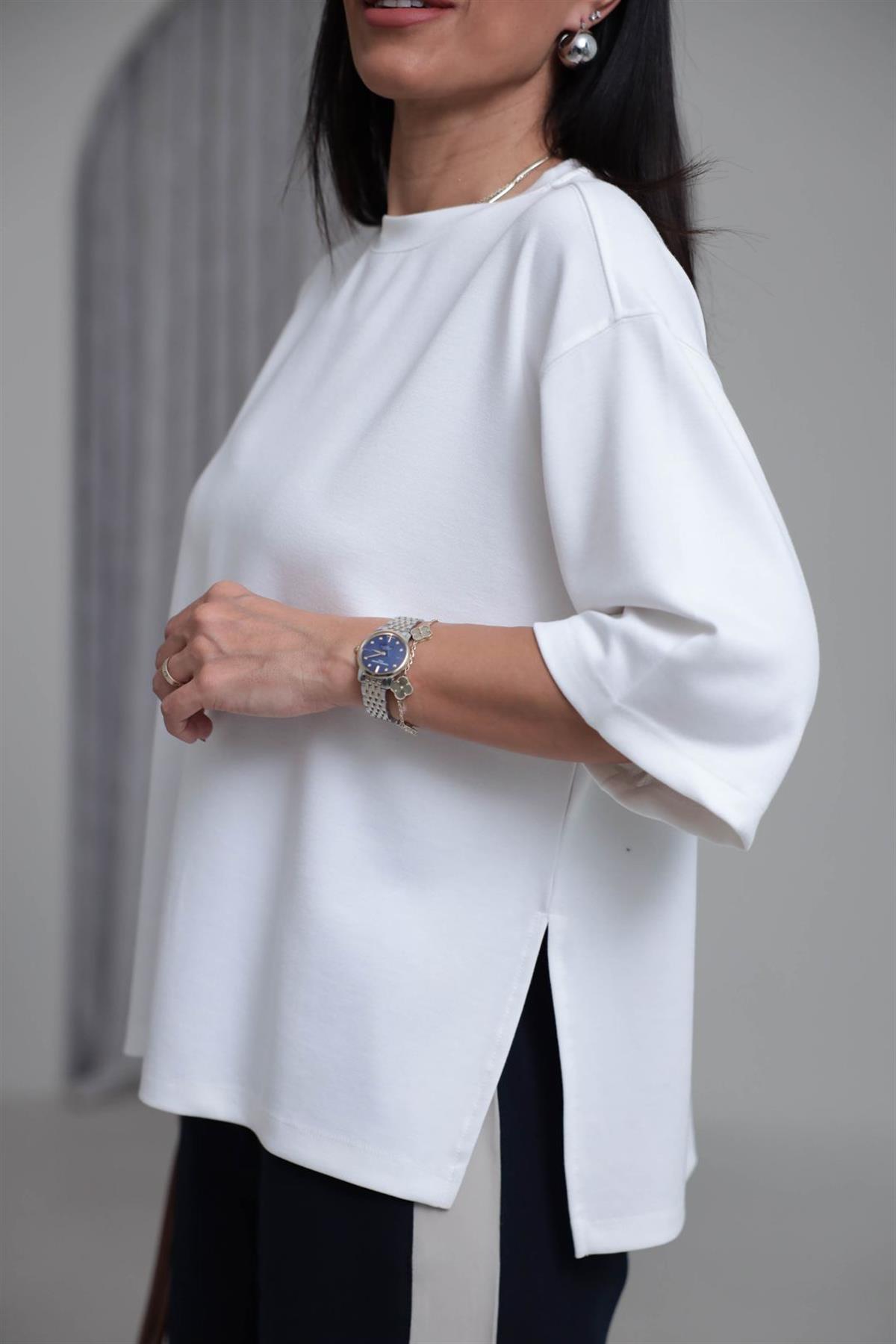 1066 Yanları Yırtmaçlı Bisiklet Yaka Modal Tshirt EKRU