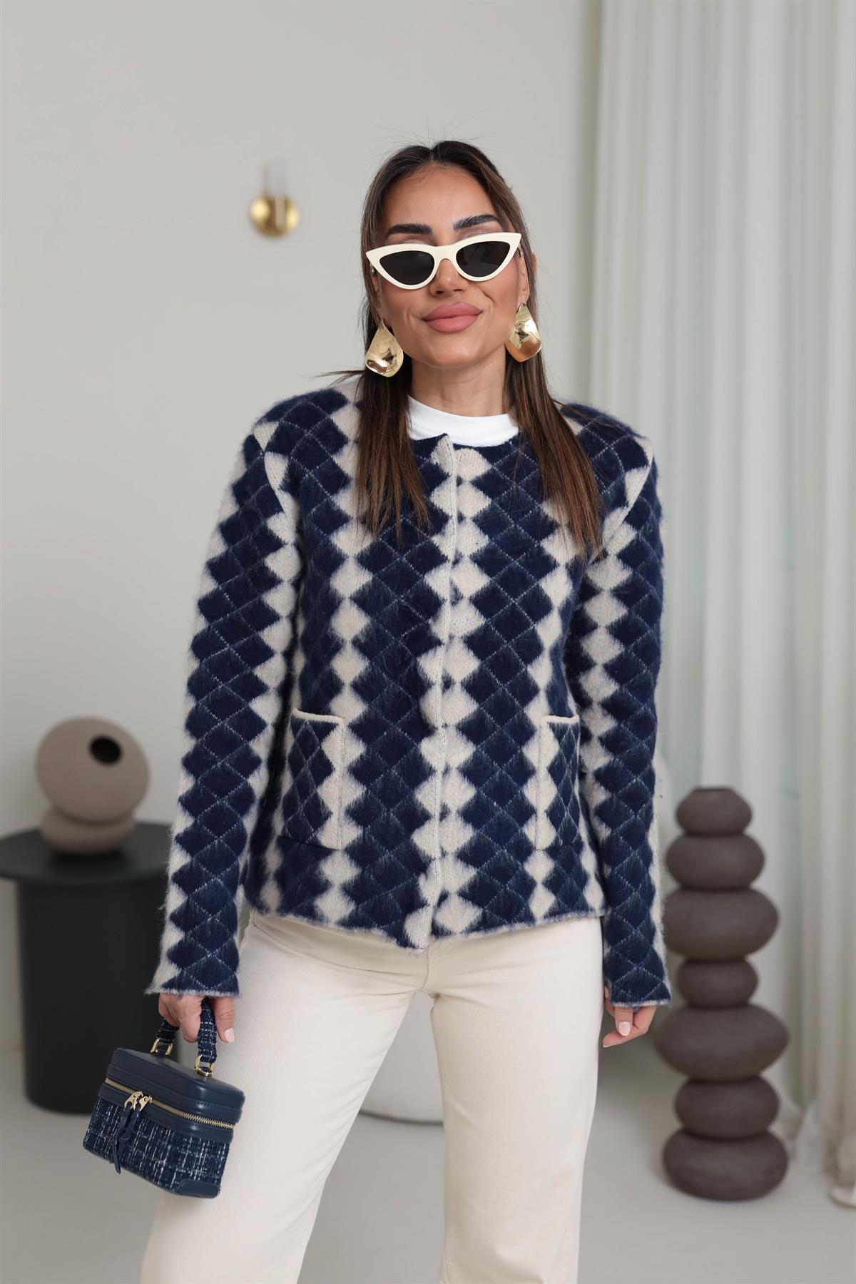 Önü Çıtçıtlı Baklava Desen Hırka LACİVERT