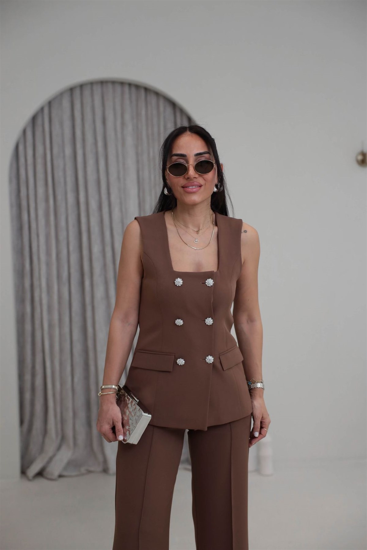 3163 Kare Yaka Taşlı Düğmeli Takım KAHVE