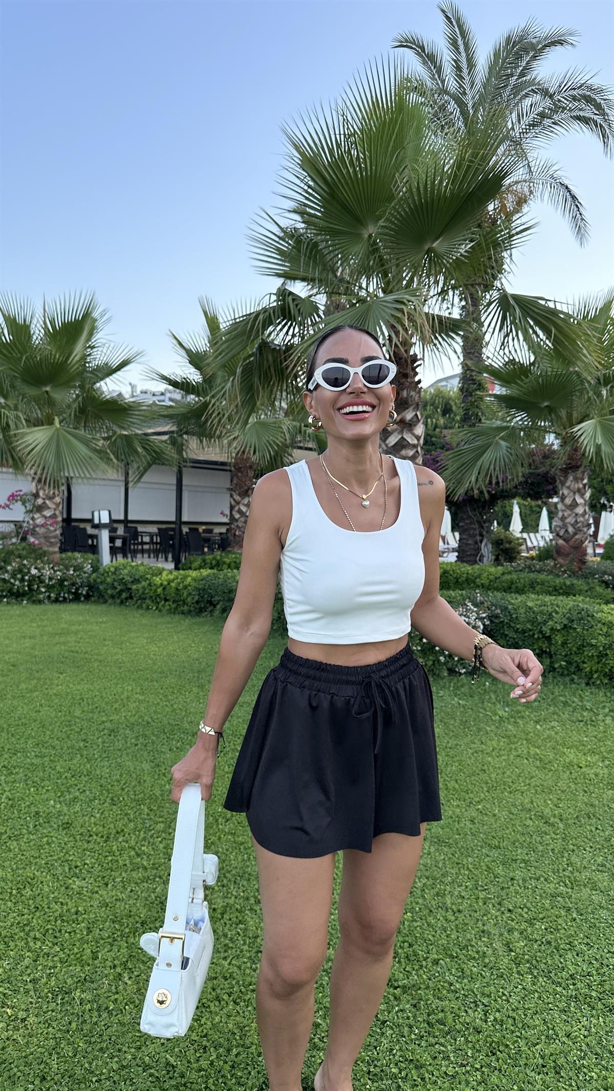 7948 Çift Kat Bol Kesim Şort