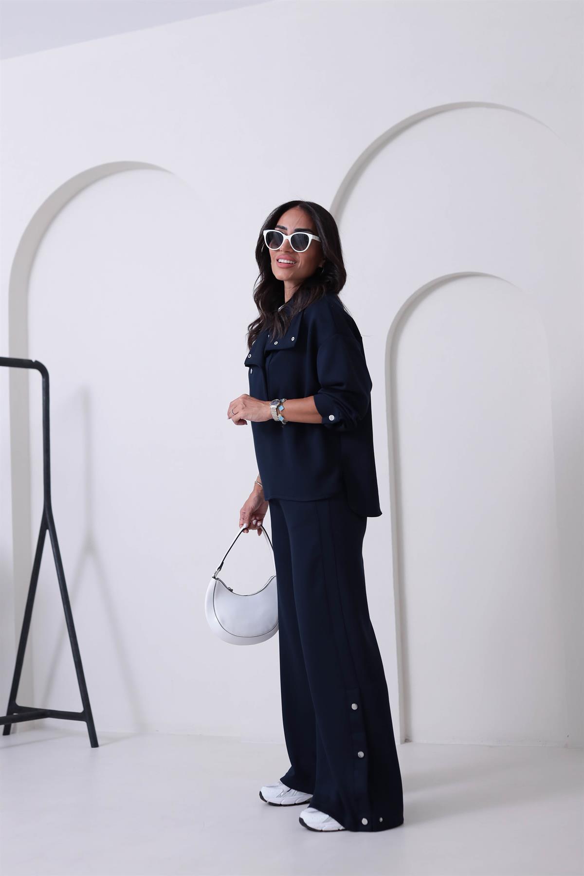 6704 Dik Yaka Çıtçıt Detaylı Modal Takım LACİVERT