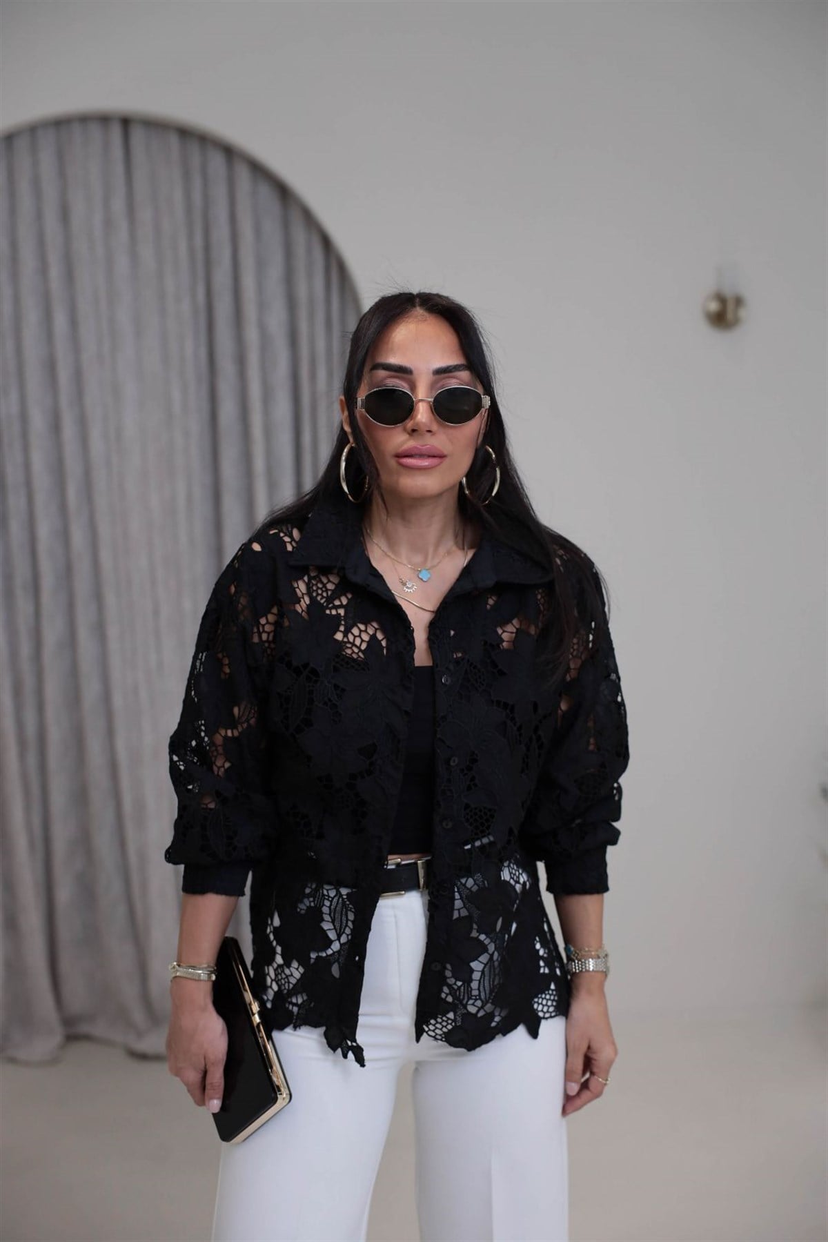 Kol Lastik Detaylı Güpürlü Gömlek SİYAH