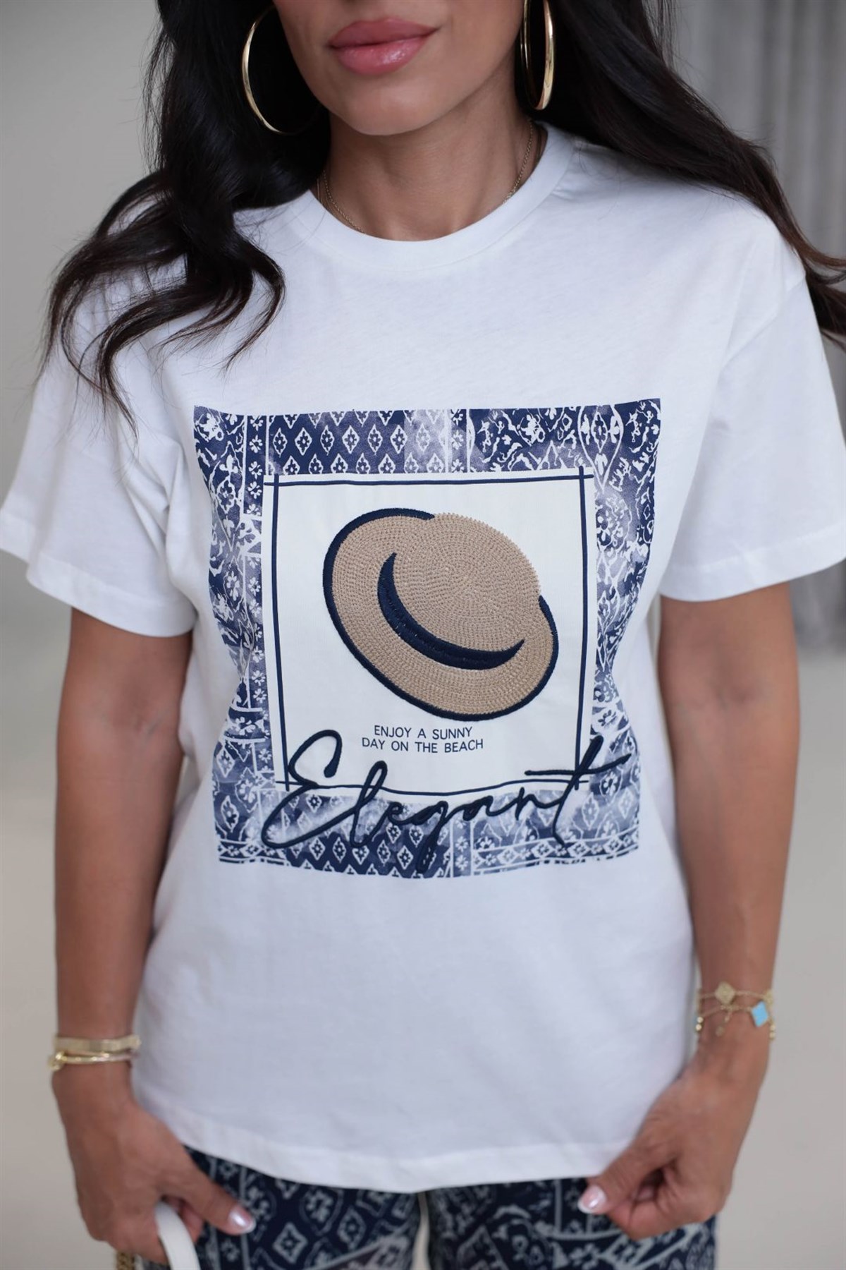 2020 Nakışlı Şapka Desenli Bisiklet Yaka Tshirt EKRU