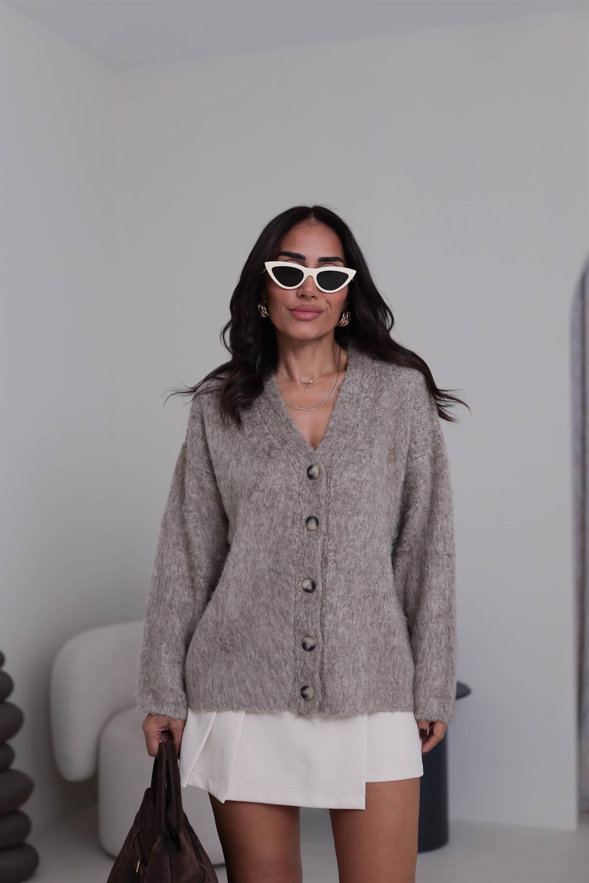 0264 V Yaka Şardonlu Düğmeli Hırka VİZON