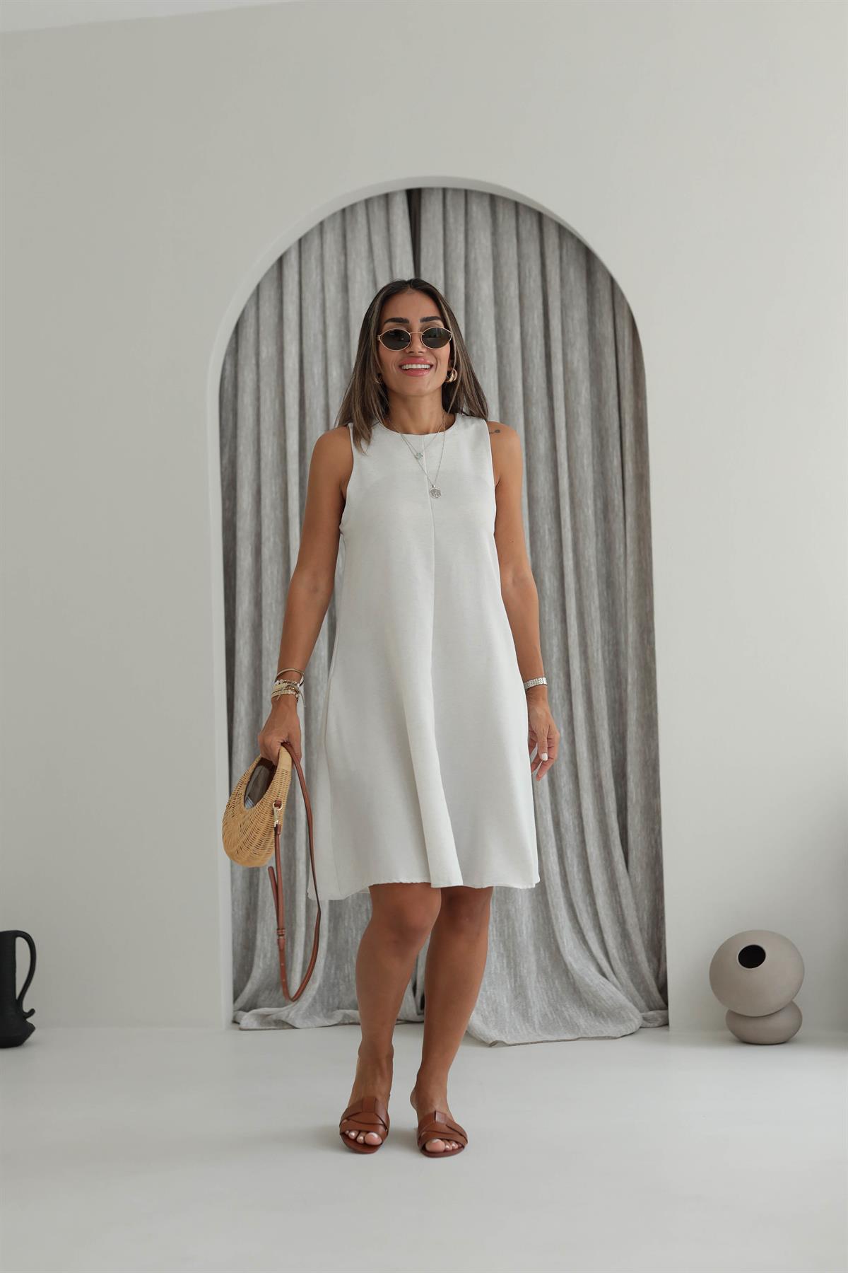 8941 Sıfır Kol Çan Elbise