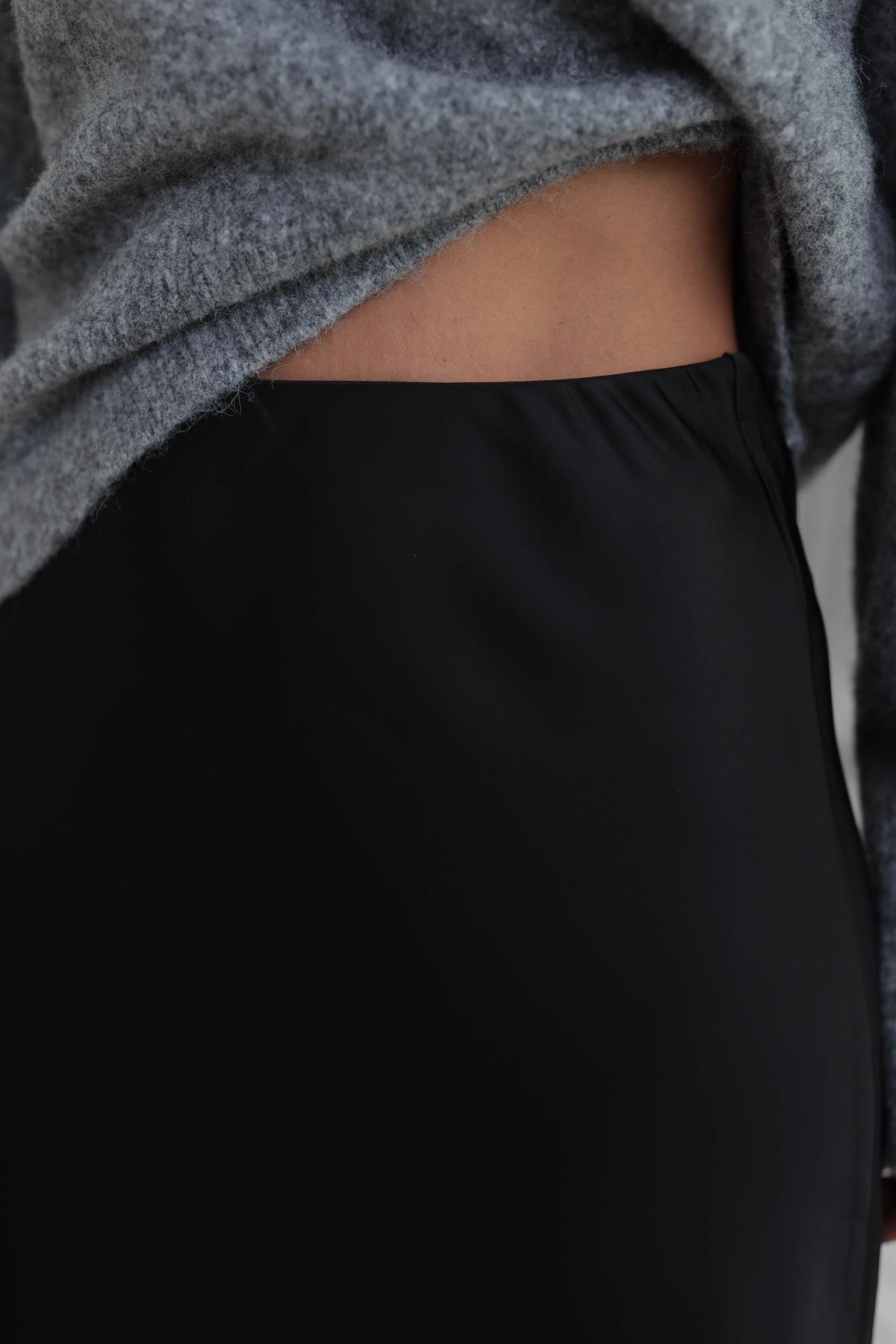 0547 Saten Etek Ucu Dantelli Etek SİYAH