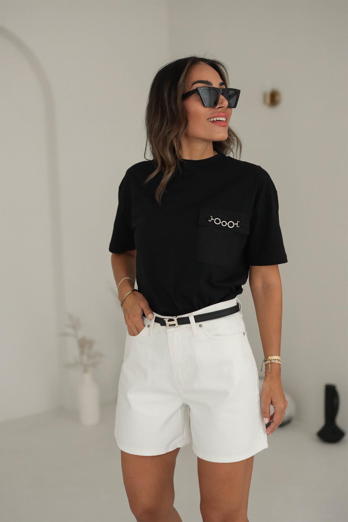 0001 Cep Zincirli Taş Detaylı Pamuklu Tshirt