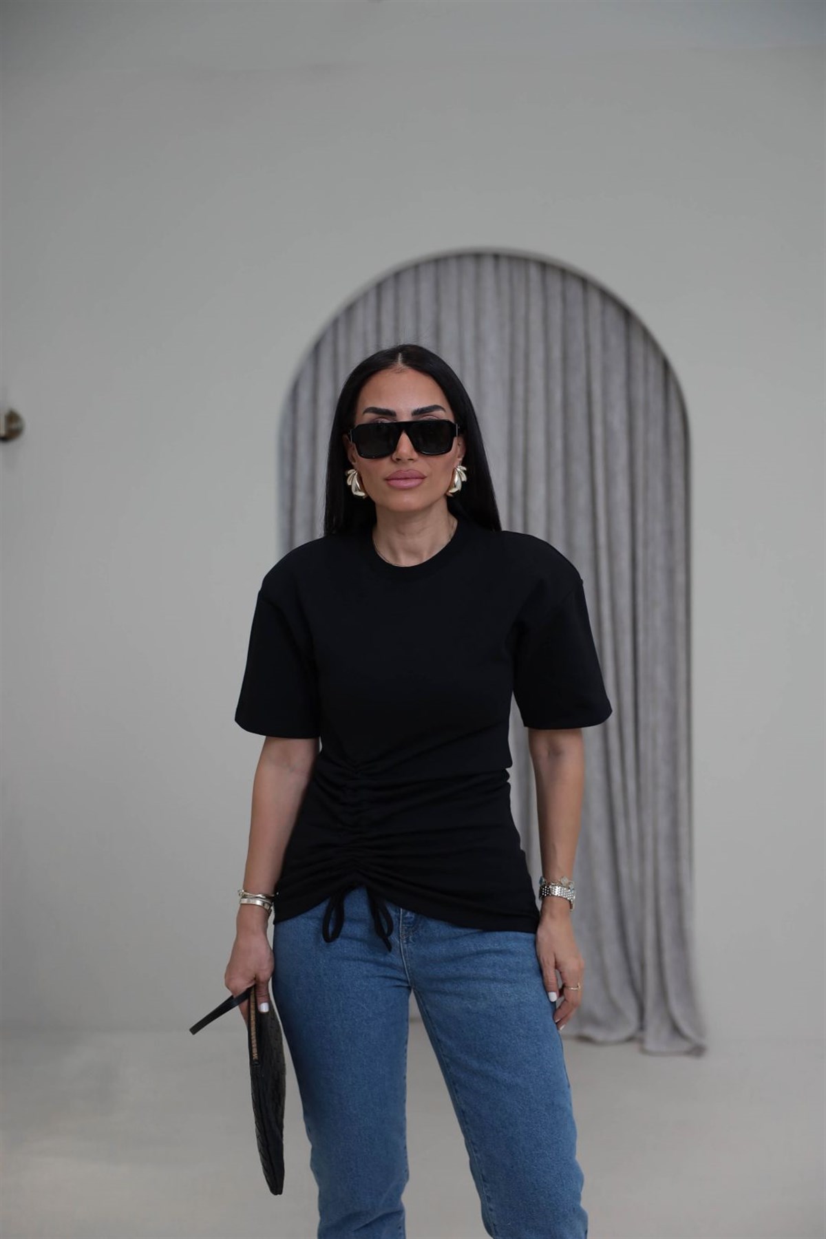 1025 Vatkalı Pamuklu Büzgü Detay Tshirt SİYAH