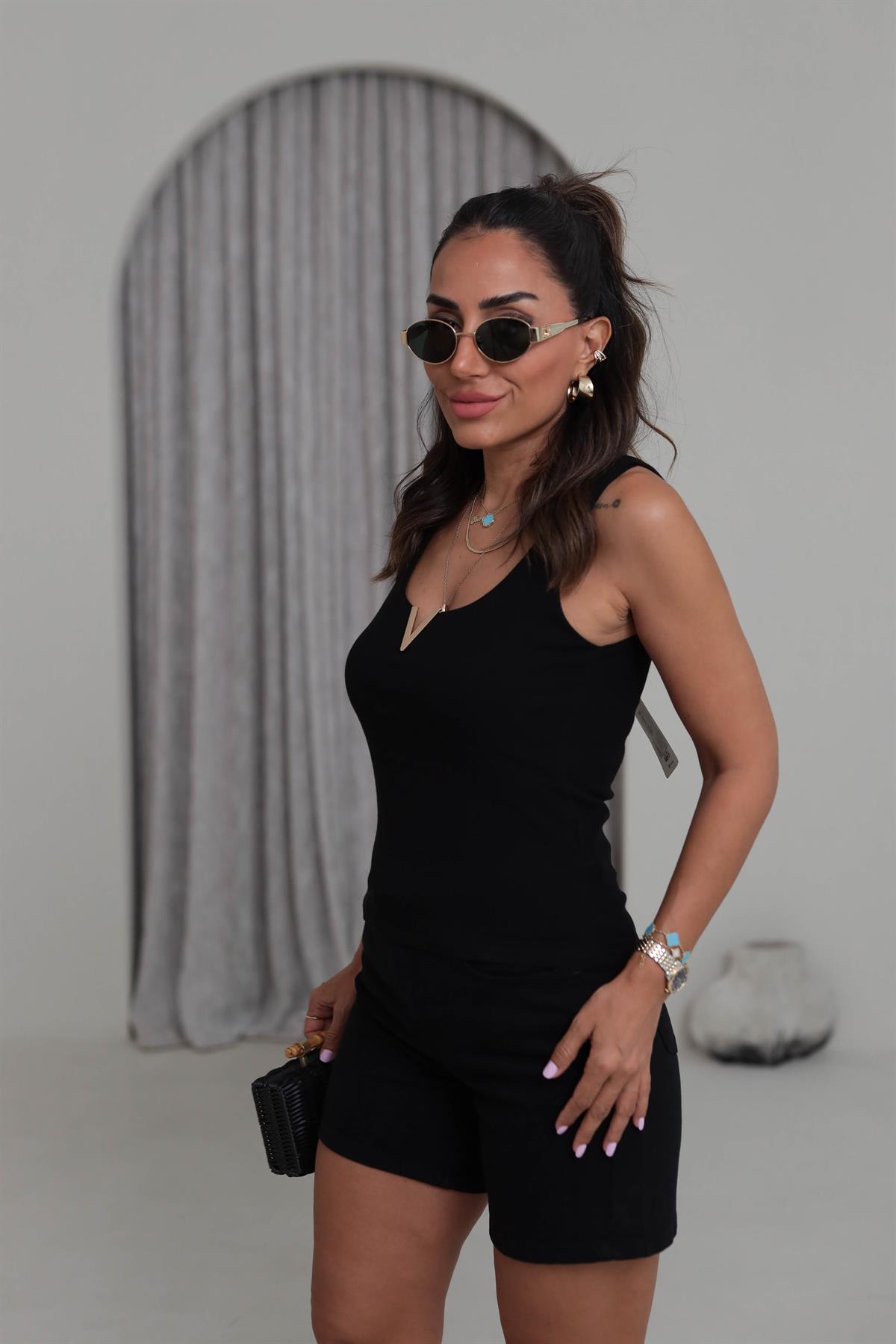 6143Y Pamuklu V Gold Detaylı Atlet SİYAH