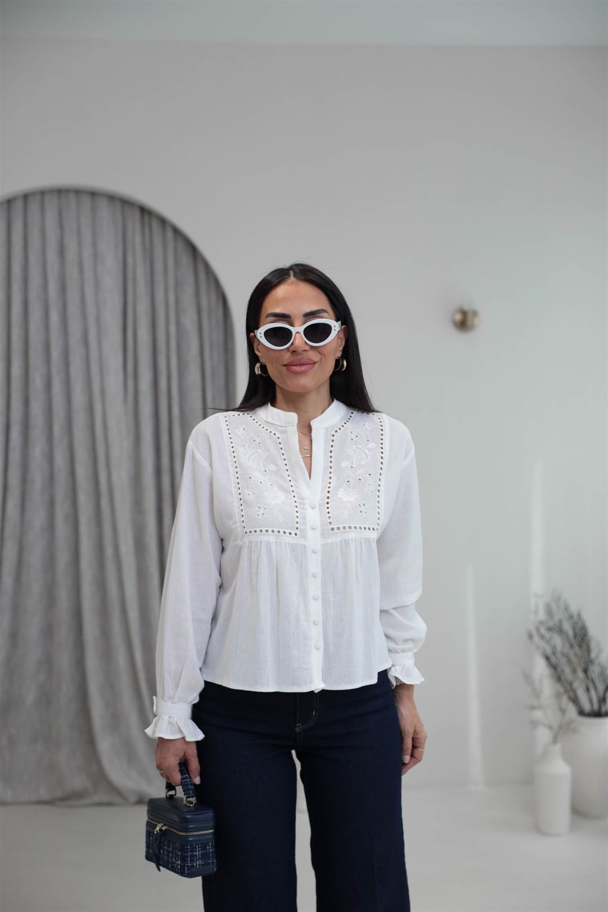 7549 Nakış İşlemeli Düğmeli Pamuklu Bluz EKRU