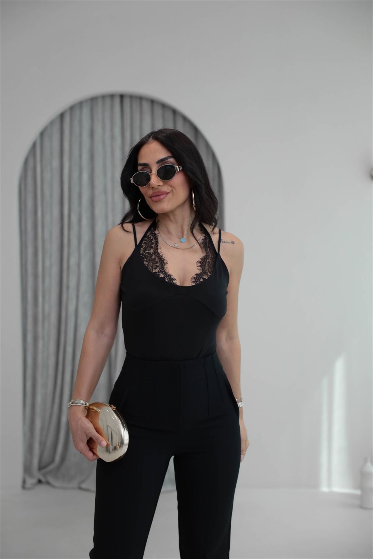 Dantel Detay Boyundan Bağlamalı Bodysuit SİYAH