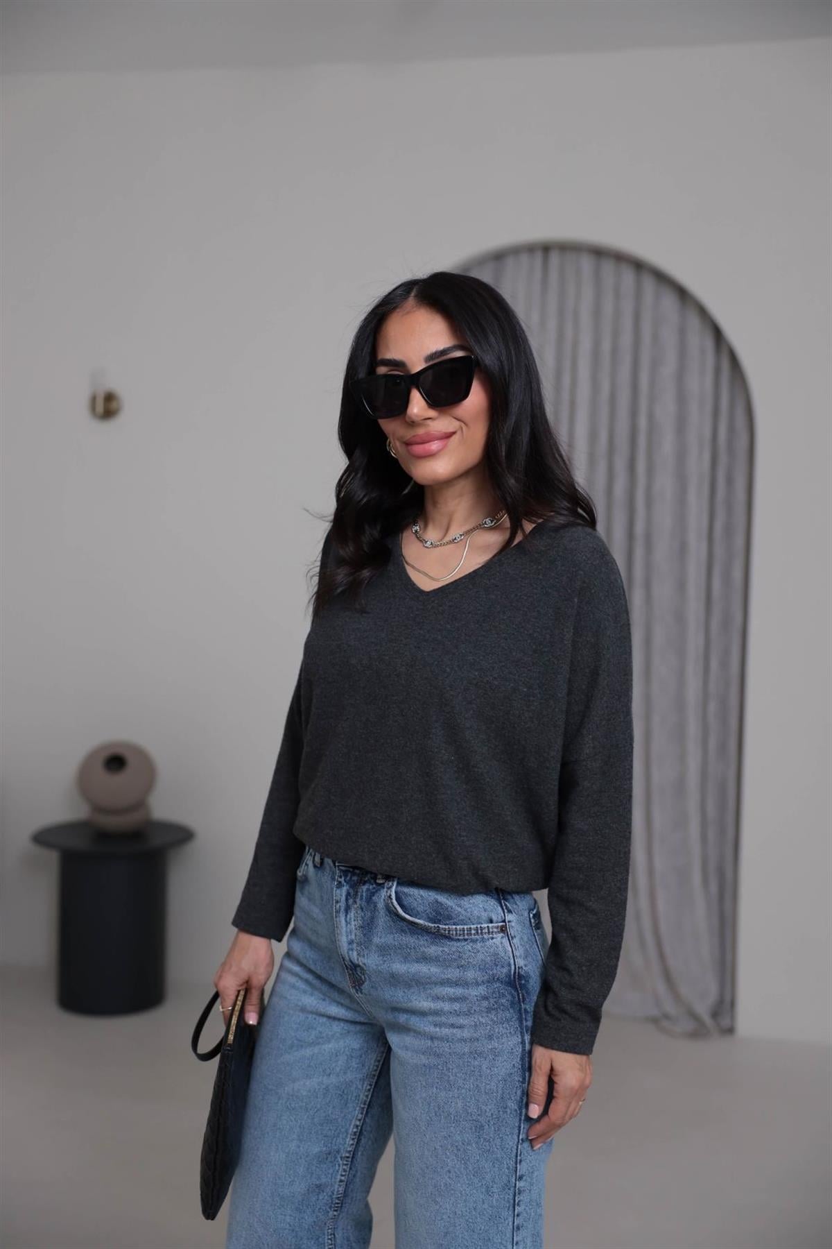 7590 V Yaka Yumoş Bluz ANTRASİT