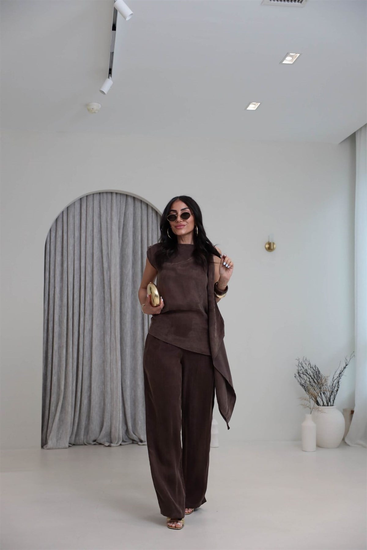 1395 Omuzu Aksesuar Detaylı Asimetrik Tencel Pantolon Takım KAHVE
