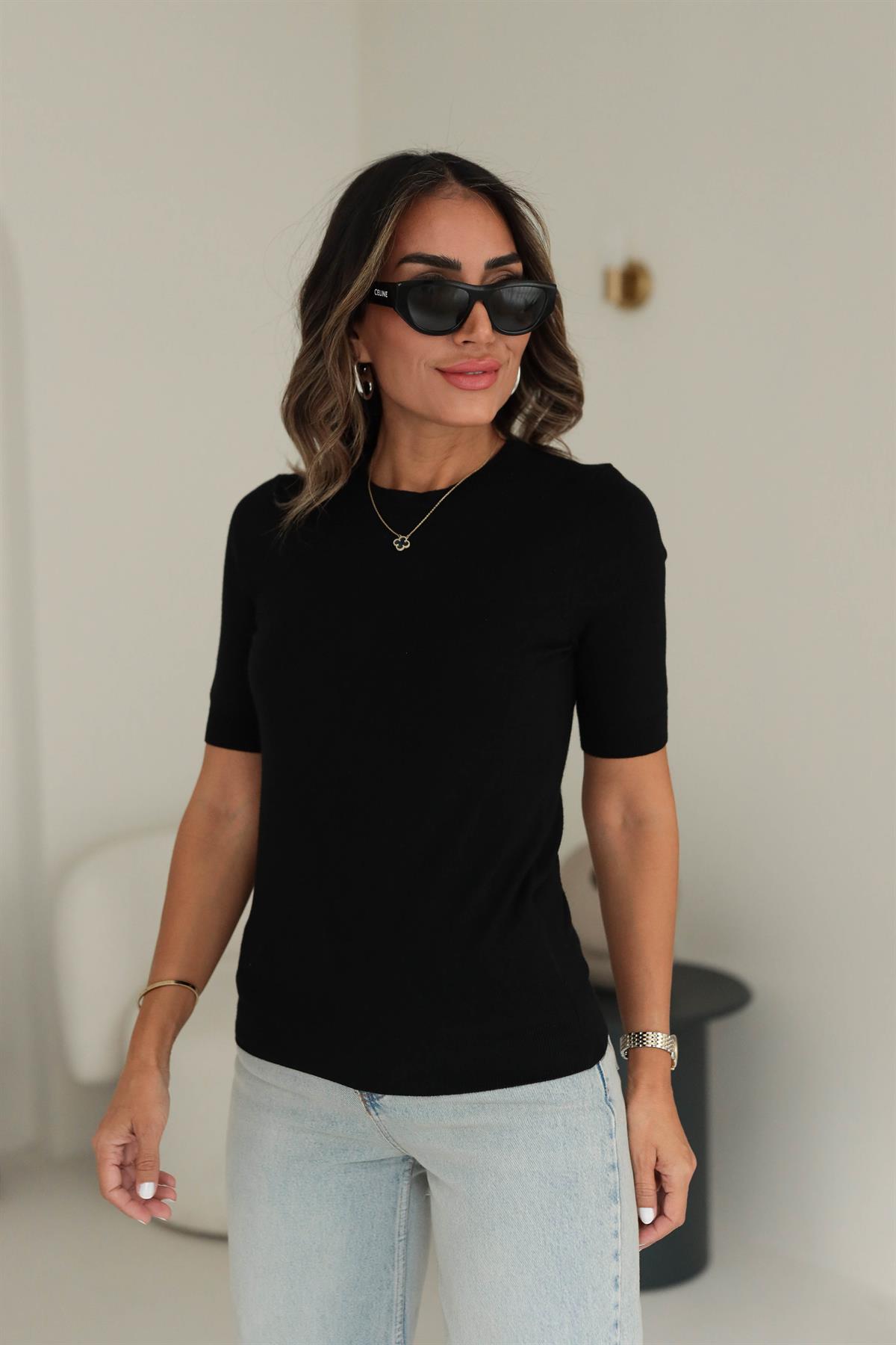 0426 Bisiklet Yaka Arkası Düğmeli Kısa Kol Triko