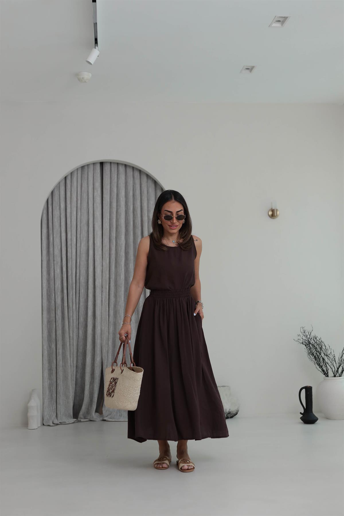 3510 Tencel Kumaş Sıfır Kol Bluz & Kloş Etekli Takım KAHVE