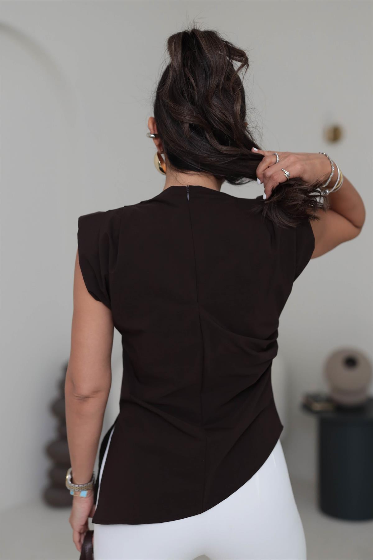 9730 Drapeli Asimetrik Vatkalı Bluz ACI KAHVE