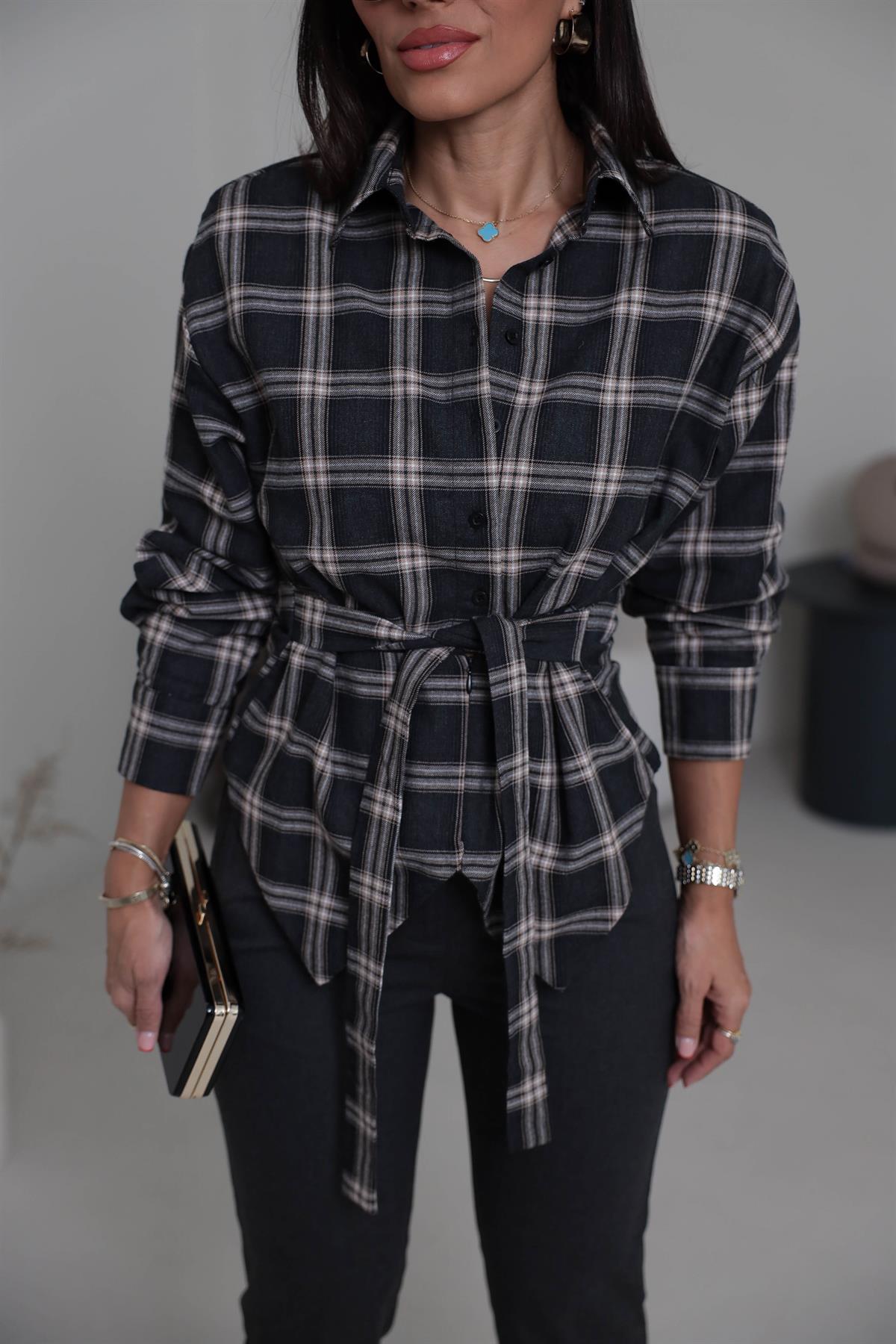 6997 Vatkalı Bağlama Detaylı Gömlek SİYAH