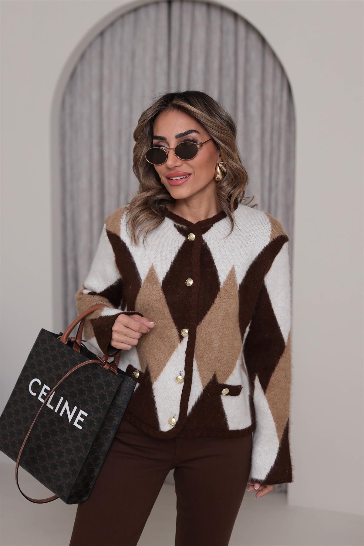 0123 Gold Düğmeli Baklava Desen Yün Hırka KAHVE