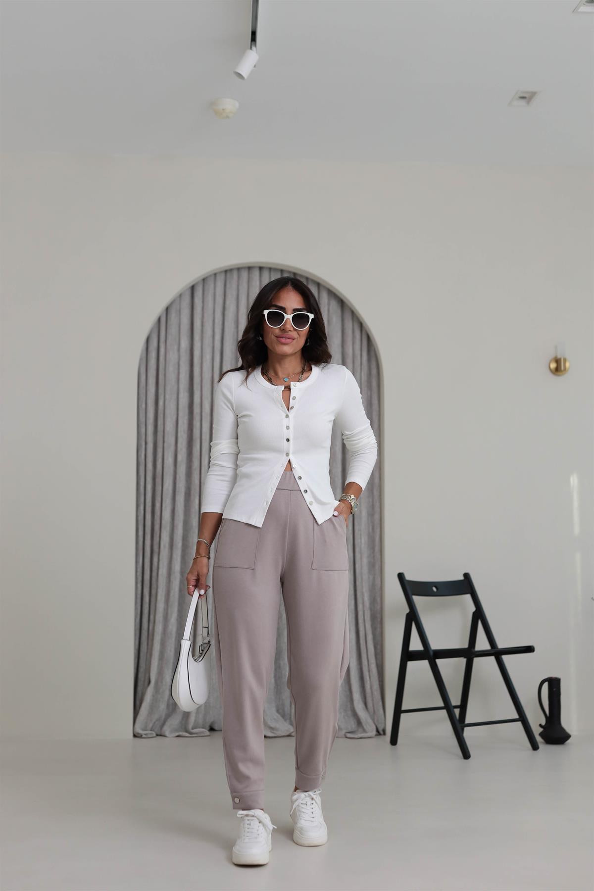 7006 Düğme Detay Pamuklu Basic Bluz EKRU