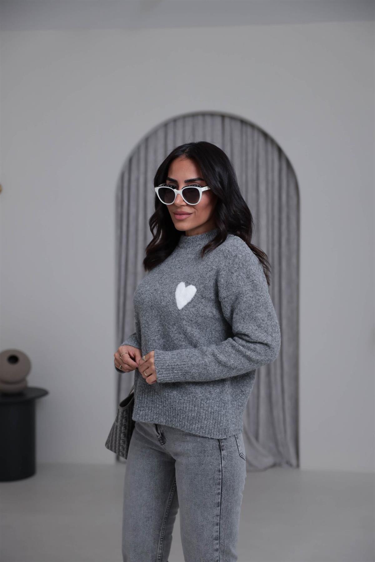 0837 Bisiklet Yaka Kalp Detaylı Triko Kazak GRİ