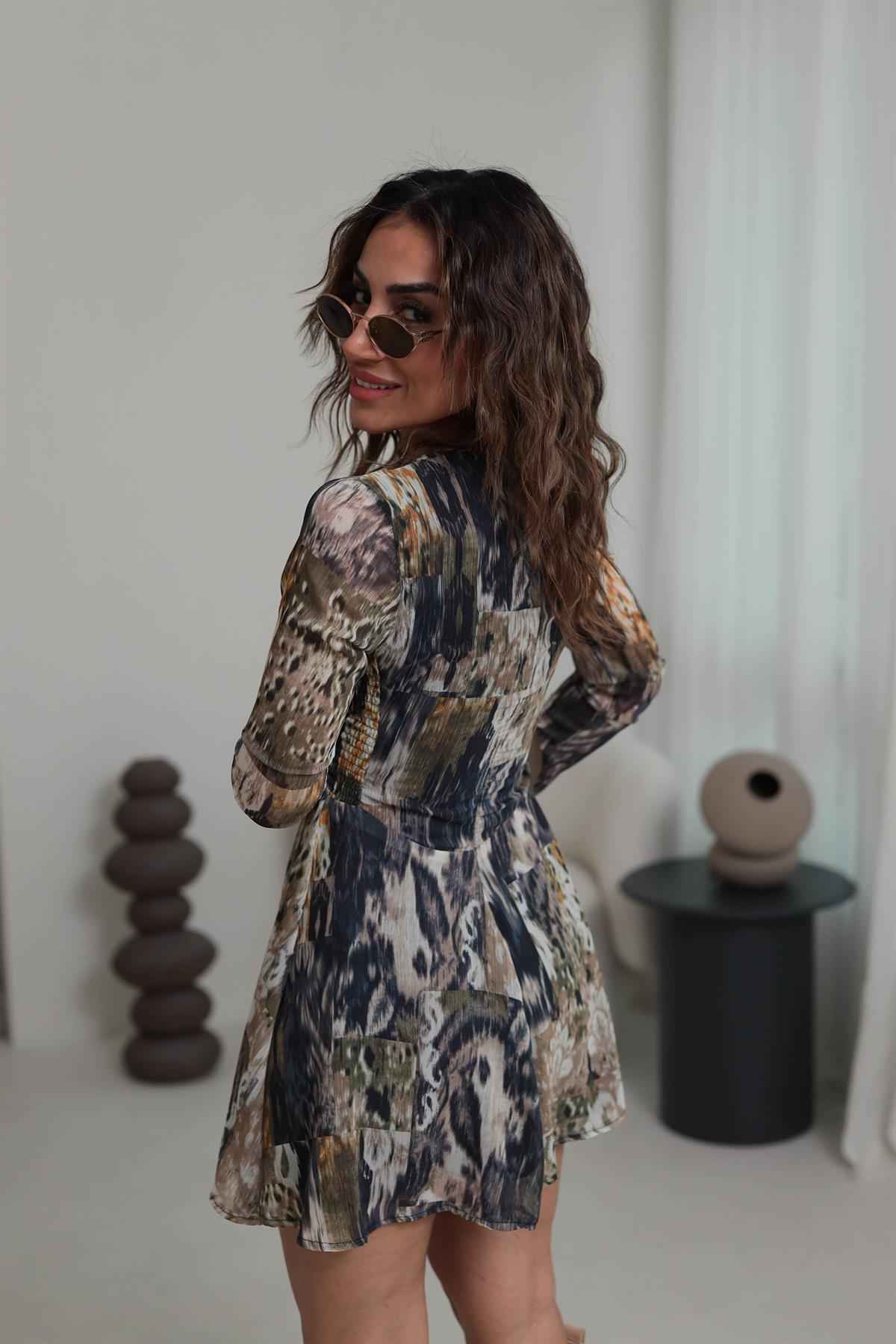 8473 V Yaka Desenli Şifon Elbise DESENLİ