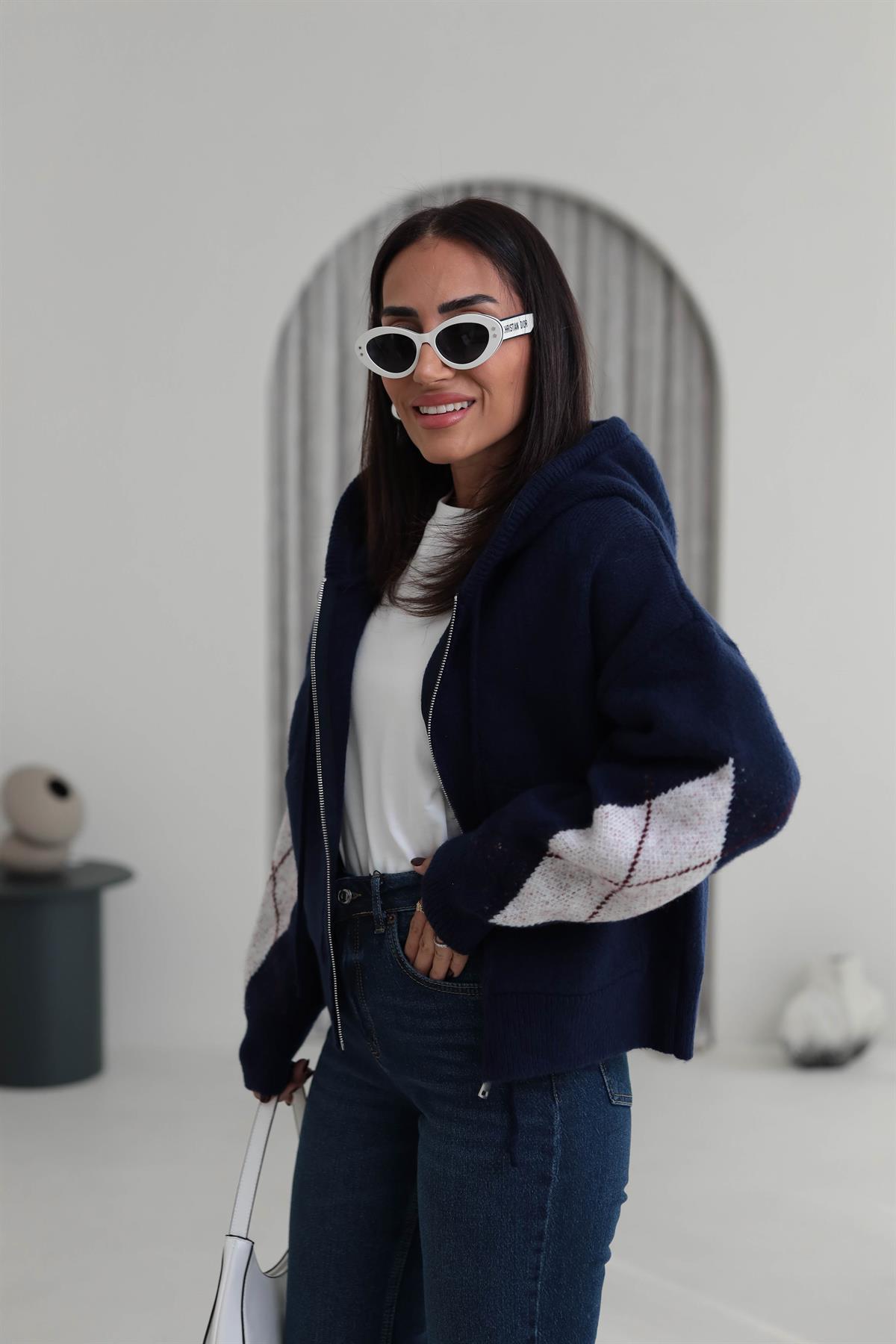 2536 Kol Desenli Fermuarlı Kapşonlu Triko Bomber LACİVERT