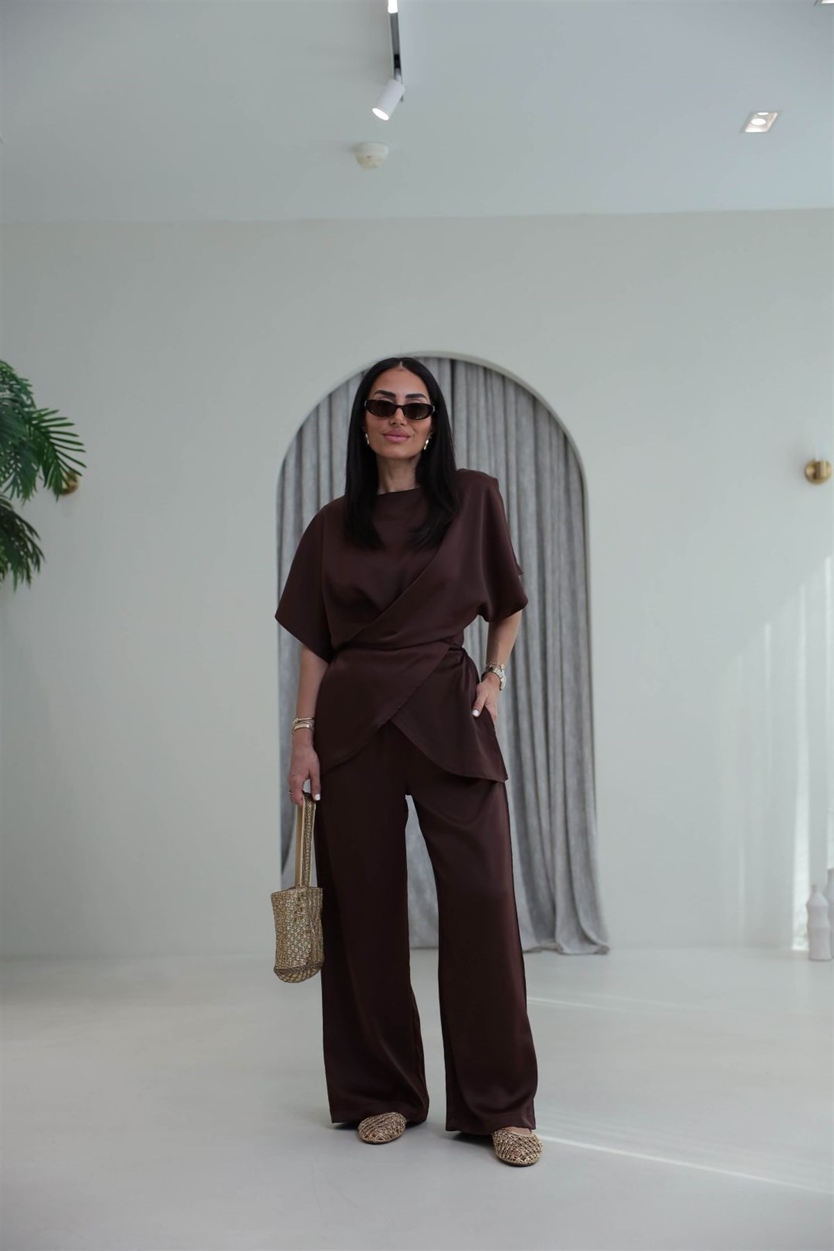 Tasarım Bağlama Detay Tok Saten Takım KAHVE