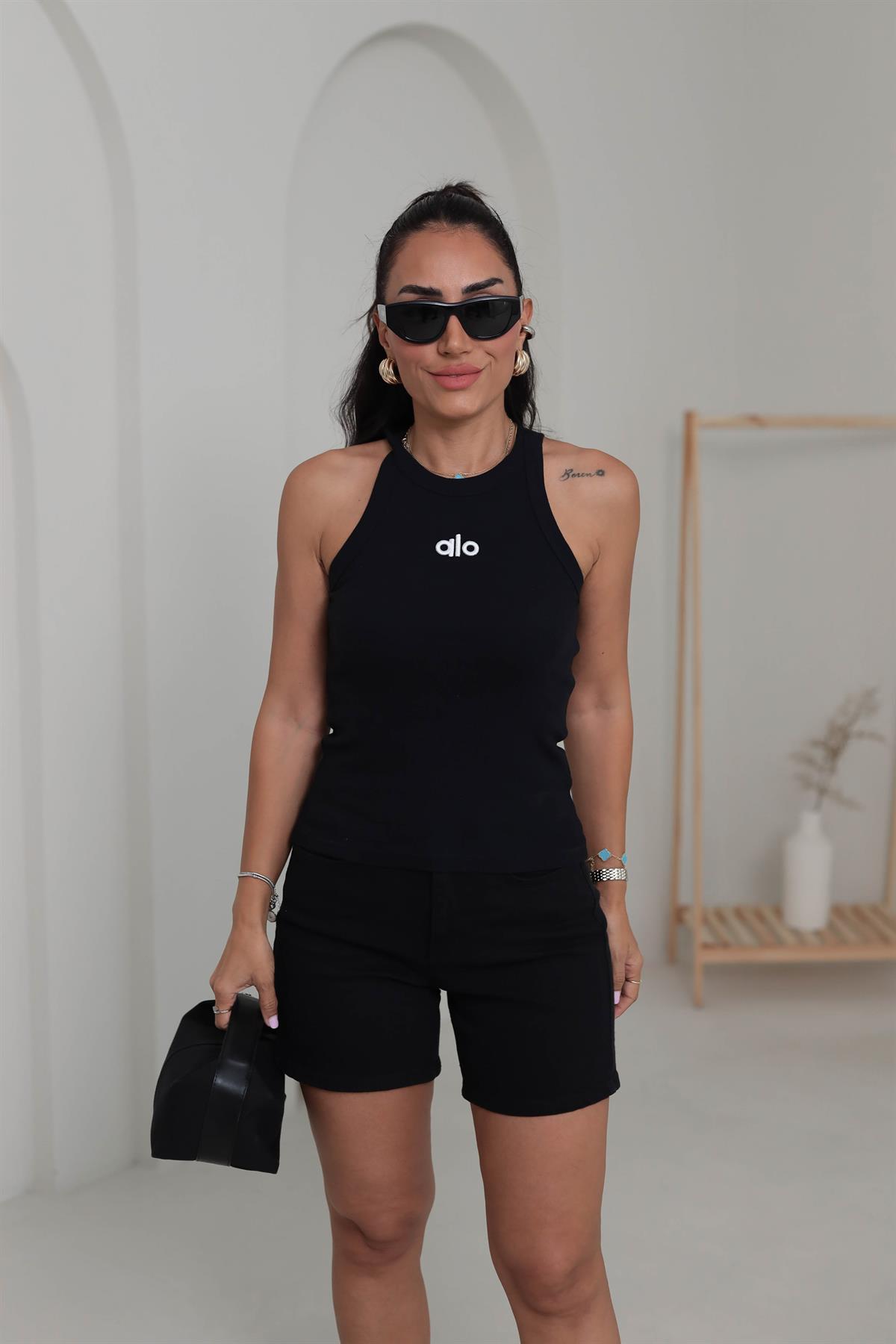 102 Yazı Nakışlı Halter Yaka Atlet SİYAH