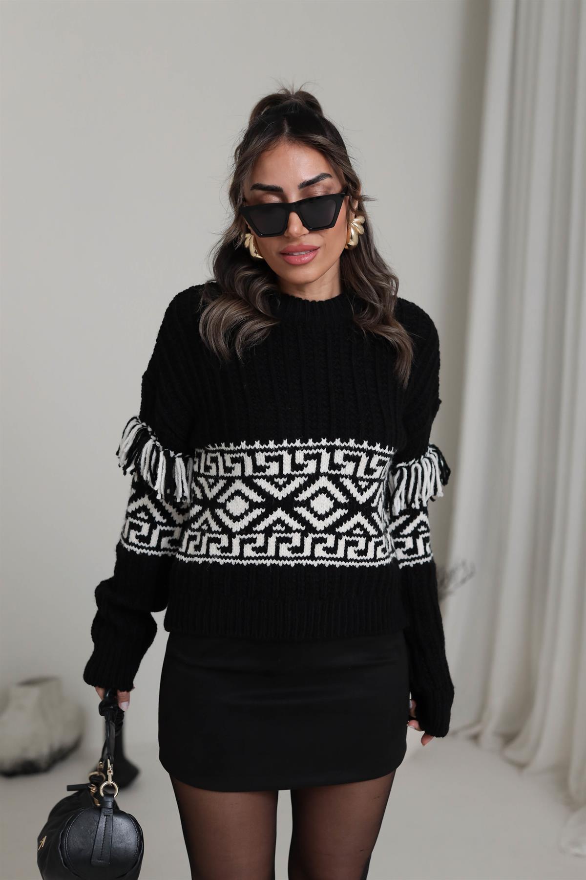 5194 Bisiklet Yaka Kolu Püsküllü Desenli Triko SİYAH