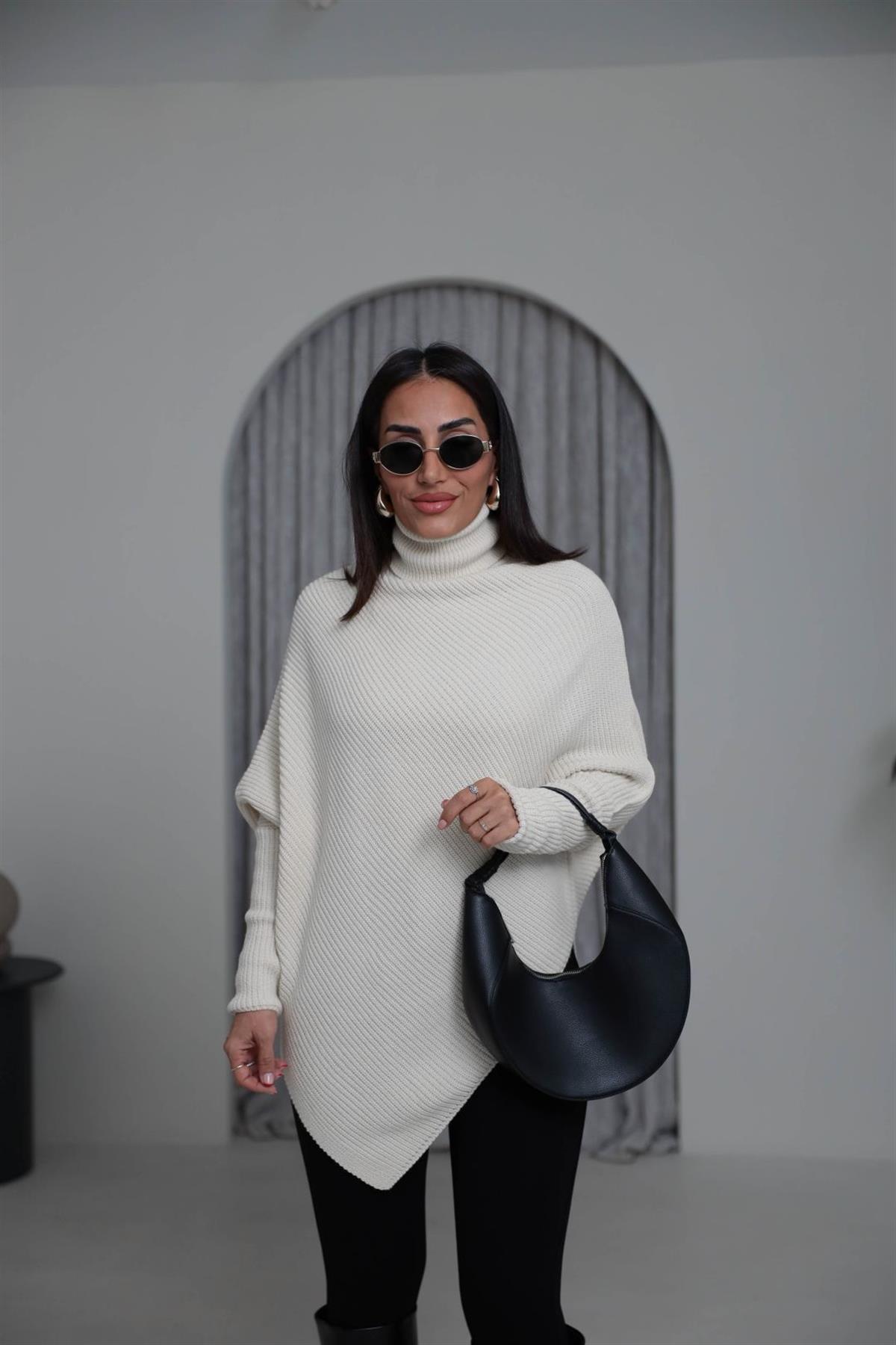 2574 Balıkçı Yaka Asimetrik Triko Kazak KREM