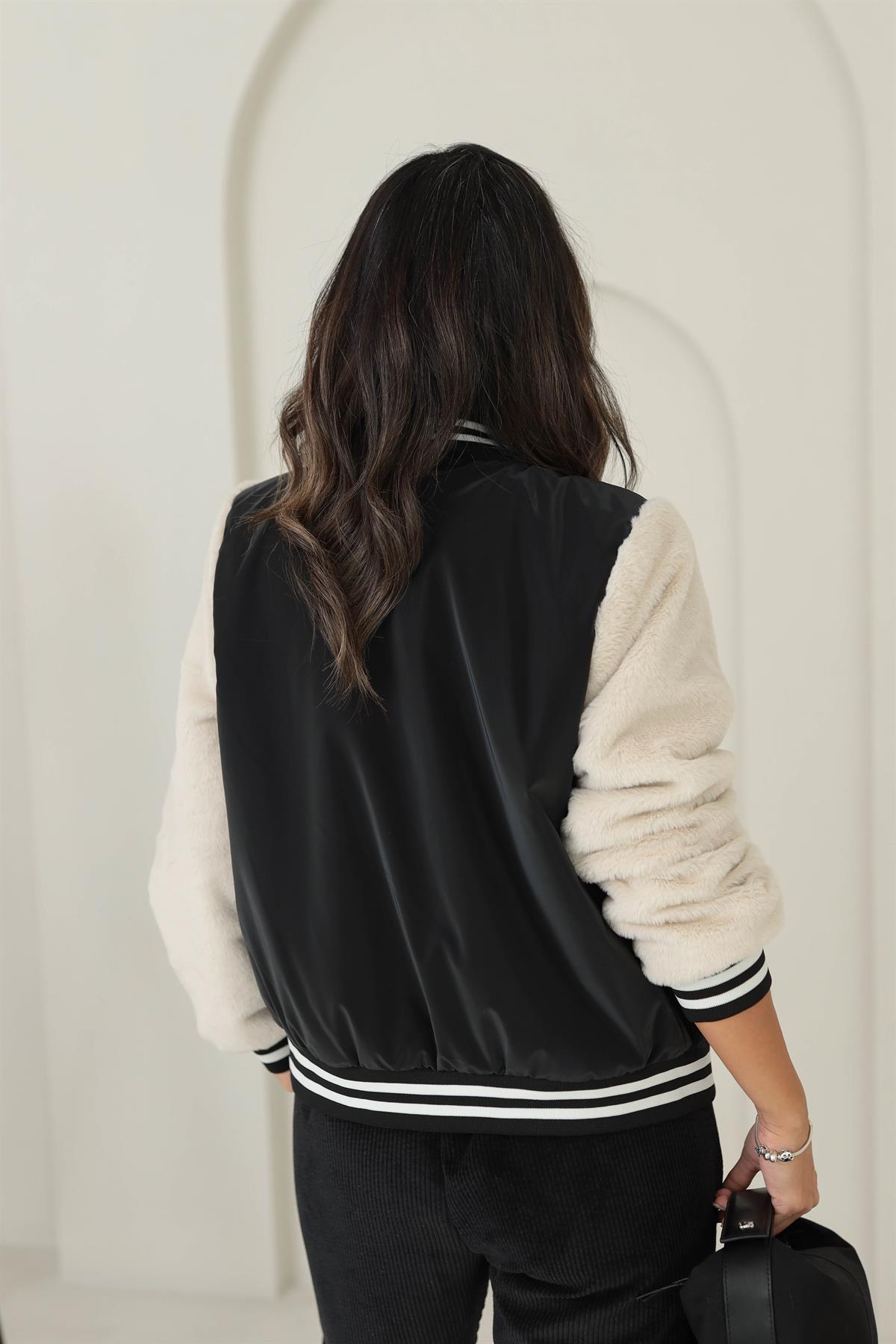 Kolları Kürk Garnili Çıtçıtlı Mont SİYAH