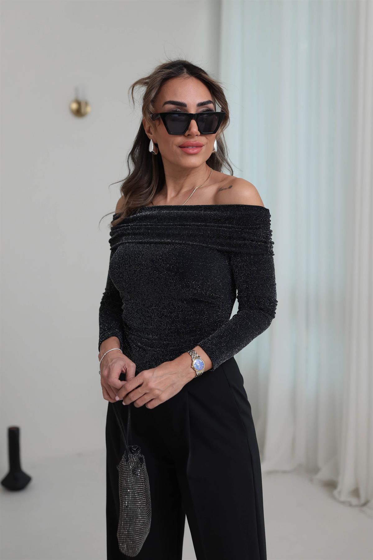 9196 Madonna Yaka Simli Bluz SİYAH