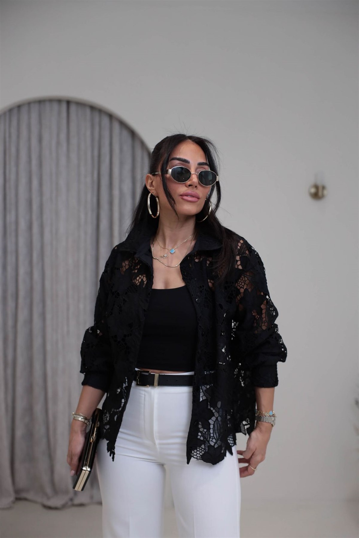 Kol Lastik Detaylı Güpürlü Gömlek SİYAH