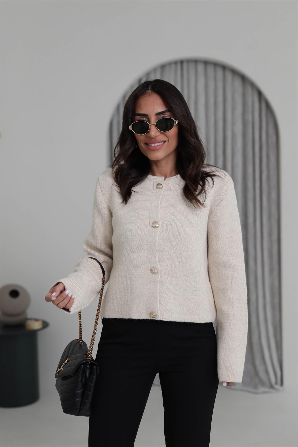 0006 Gold Düğme Detaylı Kalın Doku Hırka EKRU