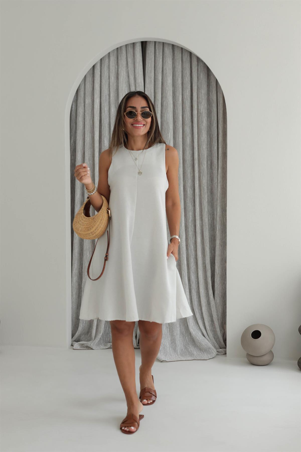 8941 Sıfır Kol Çan Elbise