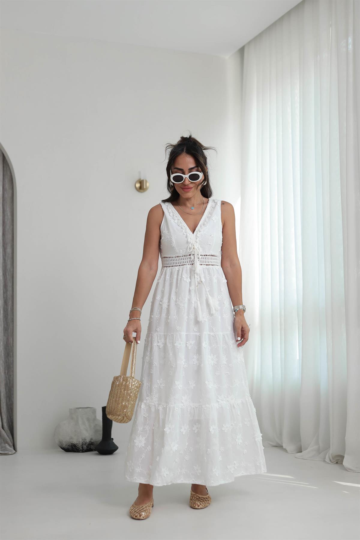 8231 V Yaka Püskül Detay İşlemeli Elbise BEYAZ