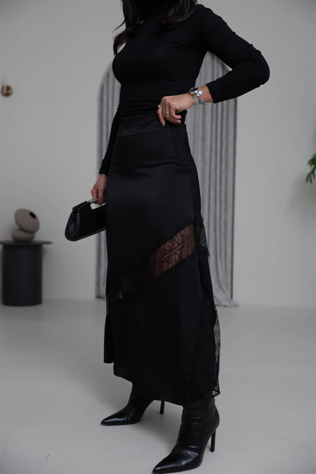 7094 Dantel Geçişli Yırtmaçlı Saten Etek SİYAH