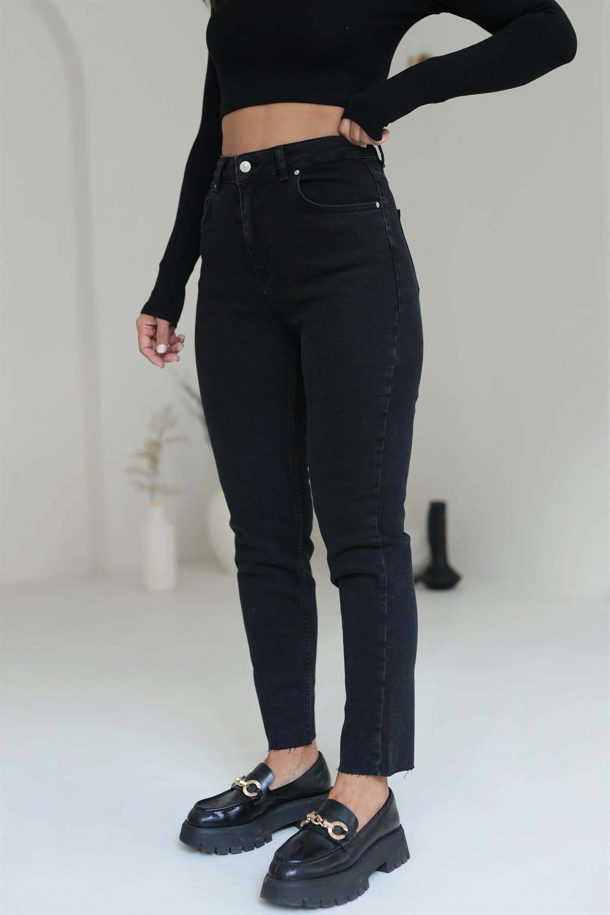 1697 Paçası Kesikli Likralı Mom Jean