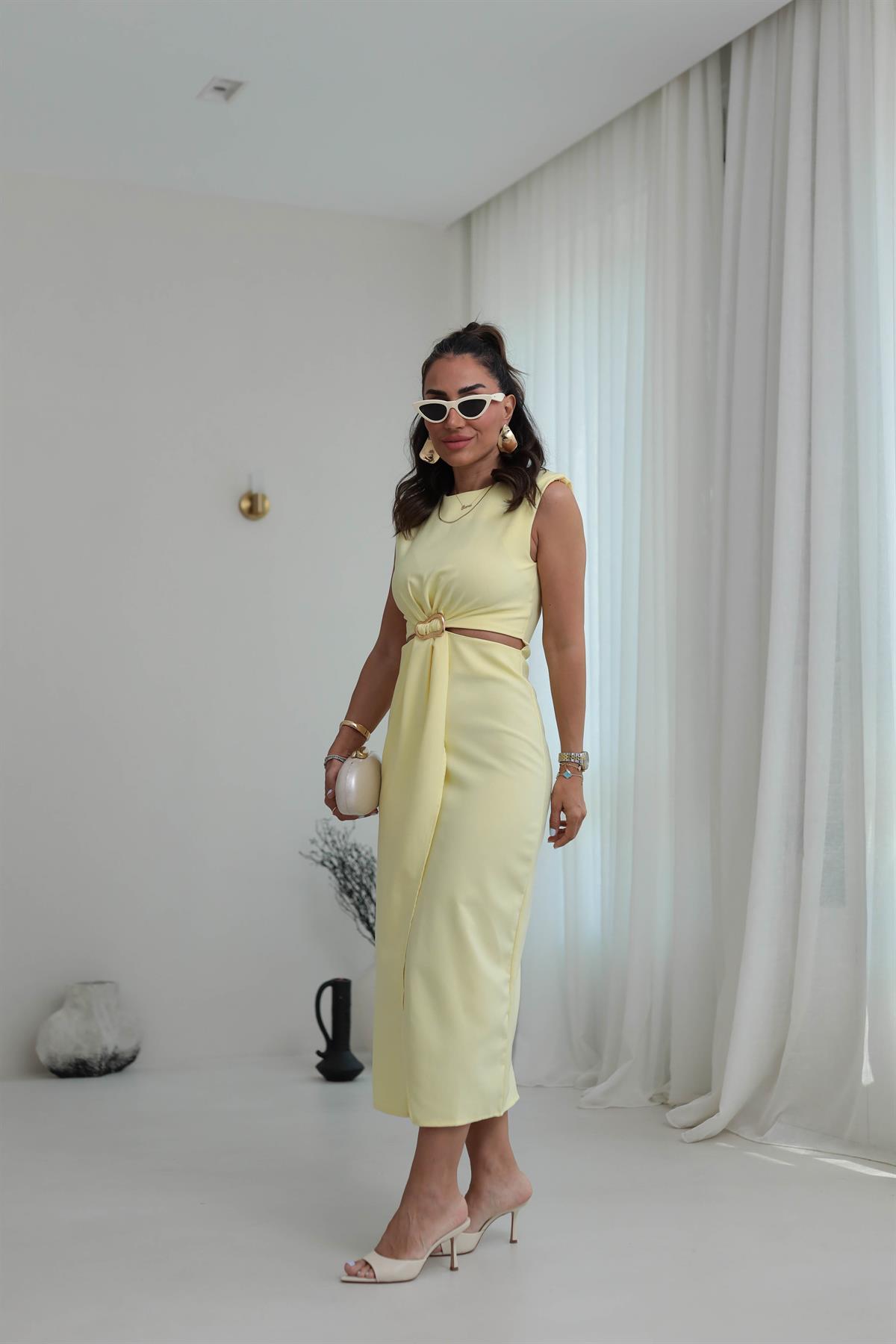 3755 Sıfır Kol  Bel Dekolteli Gold Tokalı Midi Elbise SARI