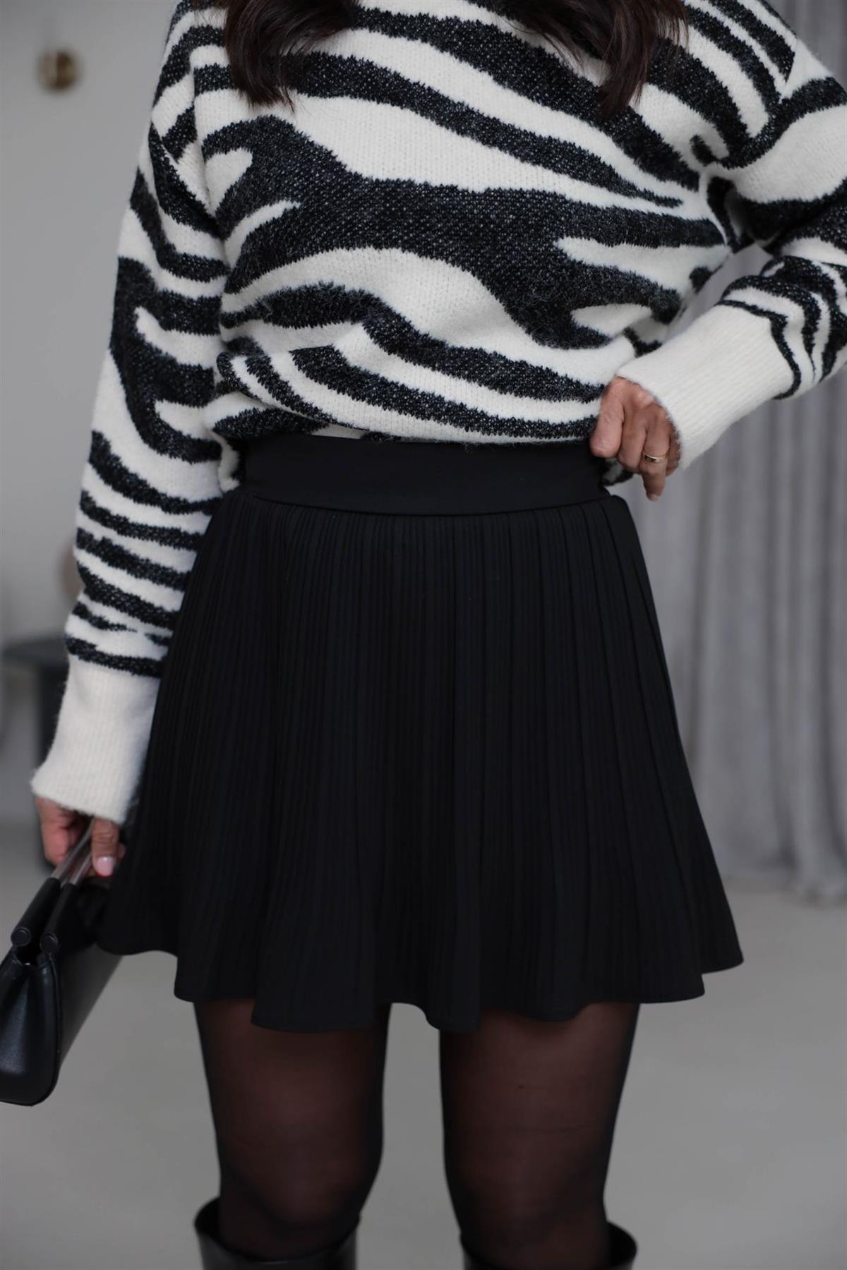 1573 Pilili Şort Astarlı Etek SİYAH