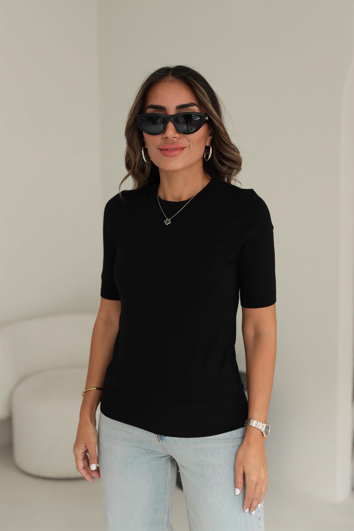 0426 Bisiklet Yaka Arkası Düğmeli Kısa Kol Triko