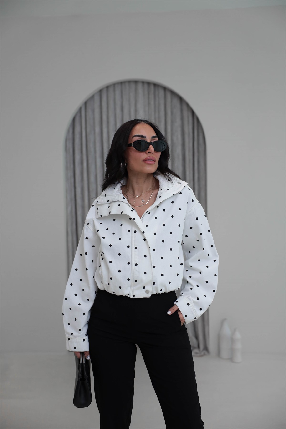 0967 Puantiyeli Önden Fermuarlı Bomber Ceket SİYAH