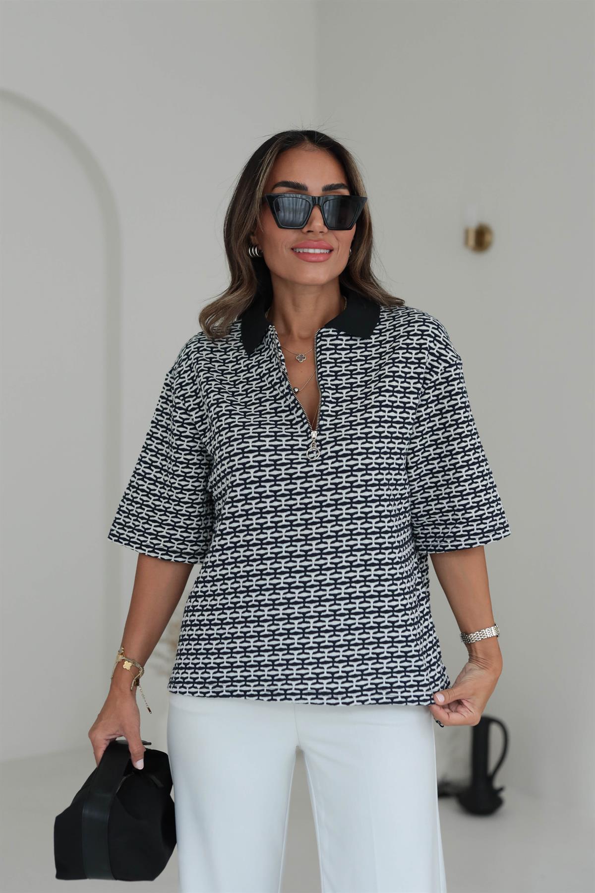 Polo Yaka Önden Fermuarlı Desenli Tshirt