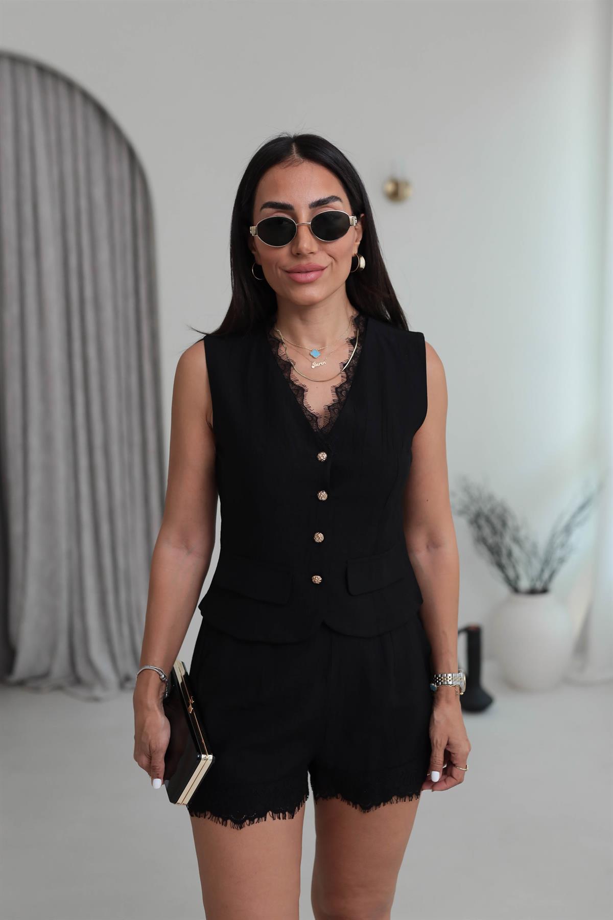 8501 Dantel Detaylı Gold Düğmeli Yelek & Şort Takım SİYAH