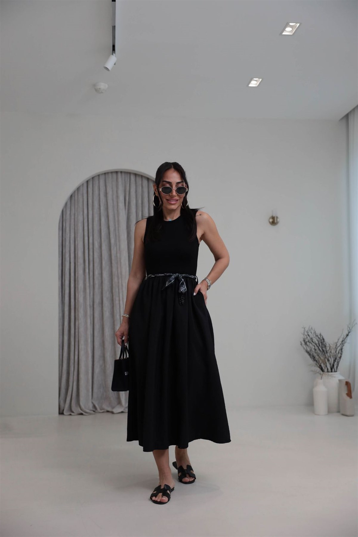 1801 Paraşüt Detaylı Kemerli Elbise SİYAH